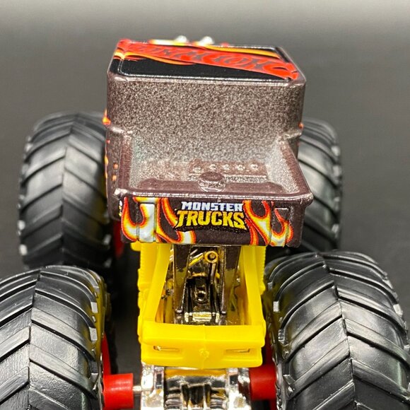 Hot Wheels Bone Shaker Color Shifters 1:64 Diecast Monster Truck - Picture 8 of 16